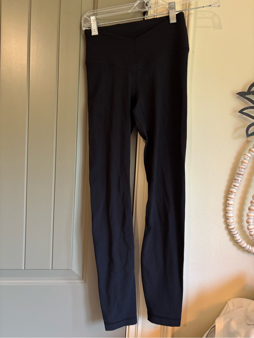Lululemon v front leggings, clothes, label 10